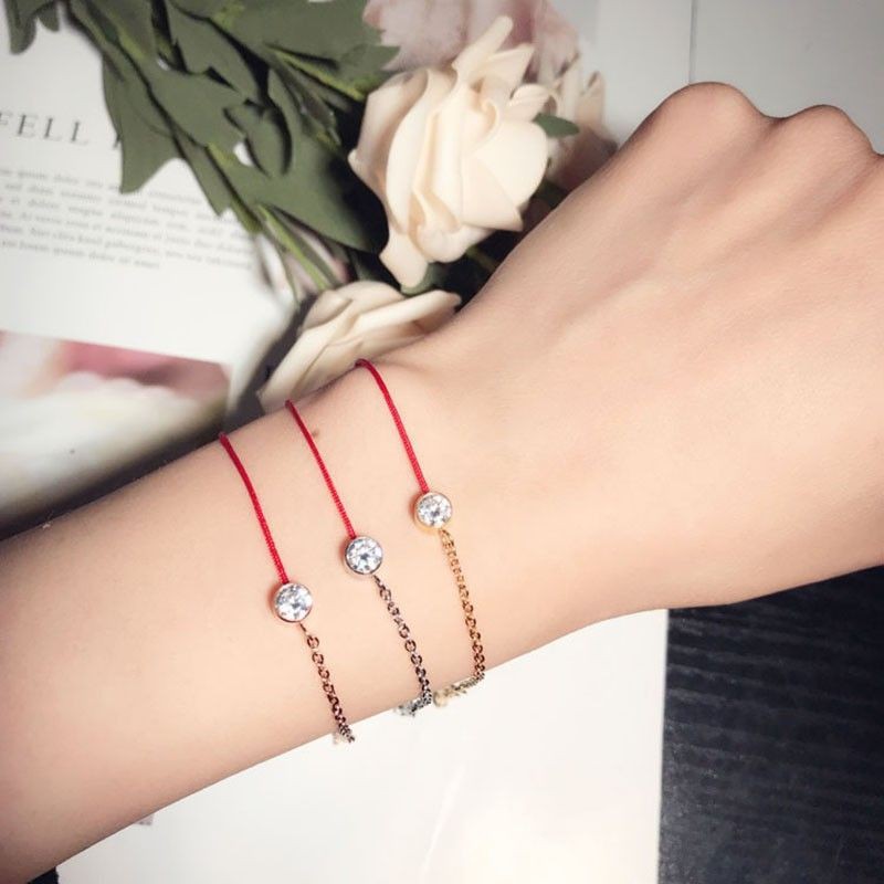 Vòng chỉ đỏ may mắn