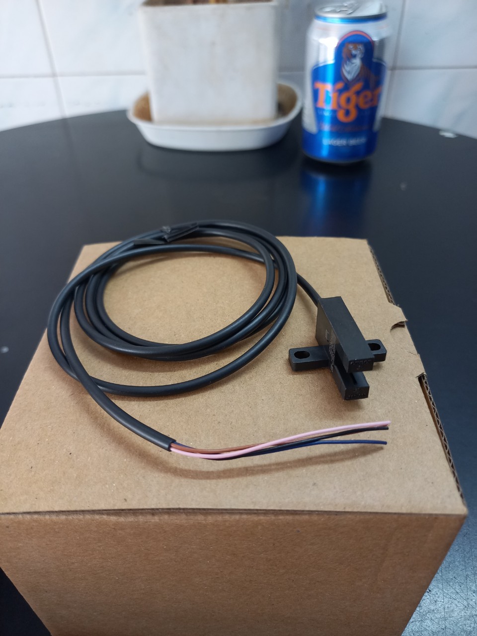 Cảm biến quang EE-SX672-WR 1M