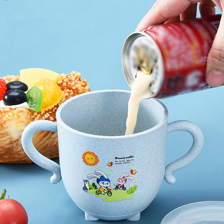 [HCM]Cốc nhựa lúa mạch có nắp và ống hút silicone