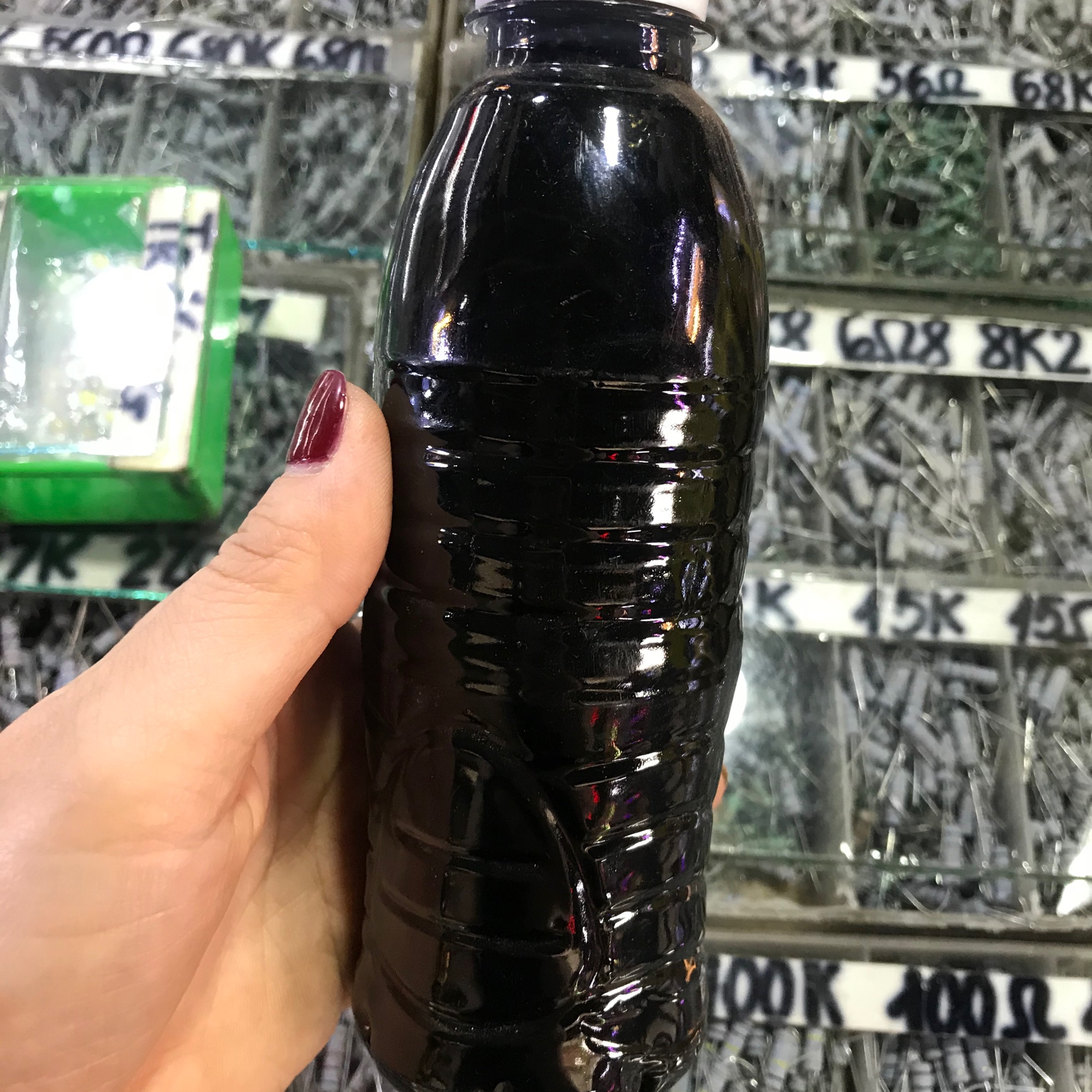 Keo đen chuyên dán loa 350ml