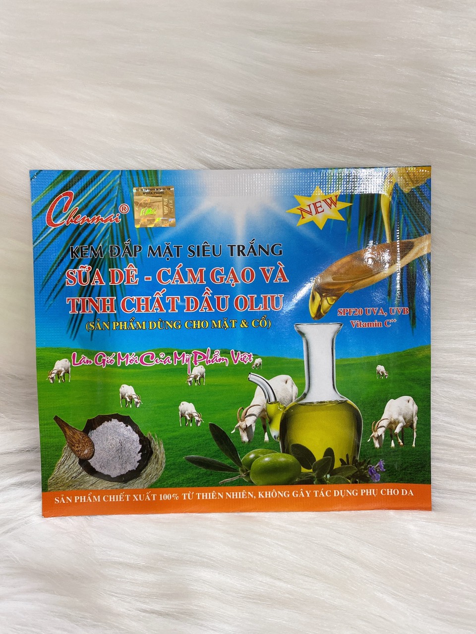 Kem đắp mặt siêu trắng sữa dê - cám gạo và tinh chất oliu chenmai