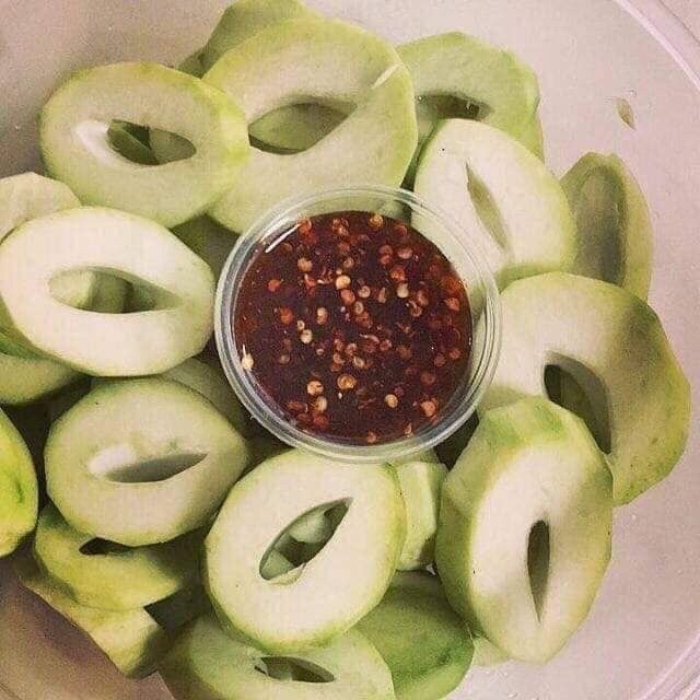 Nước Chấm Thần Thánh