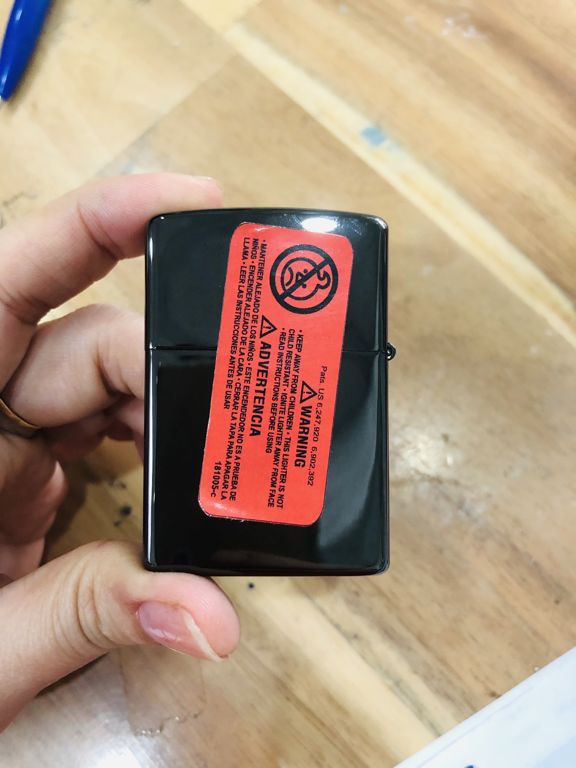 BẬT LỬA ZIPPO CHÓ SÓI ĐEN BÓNG
