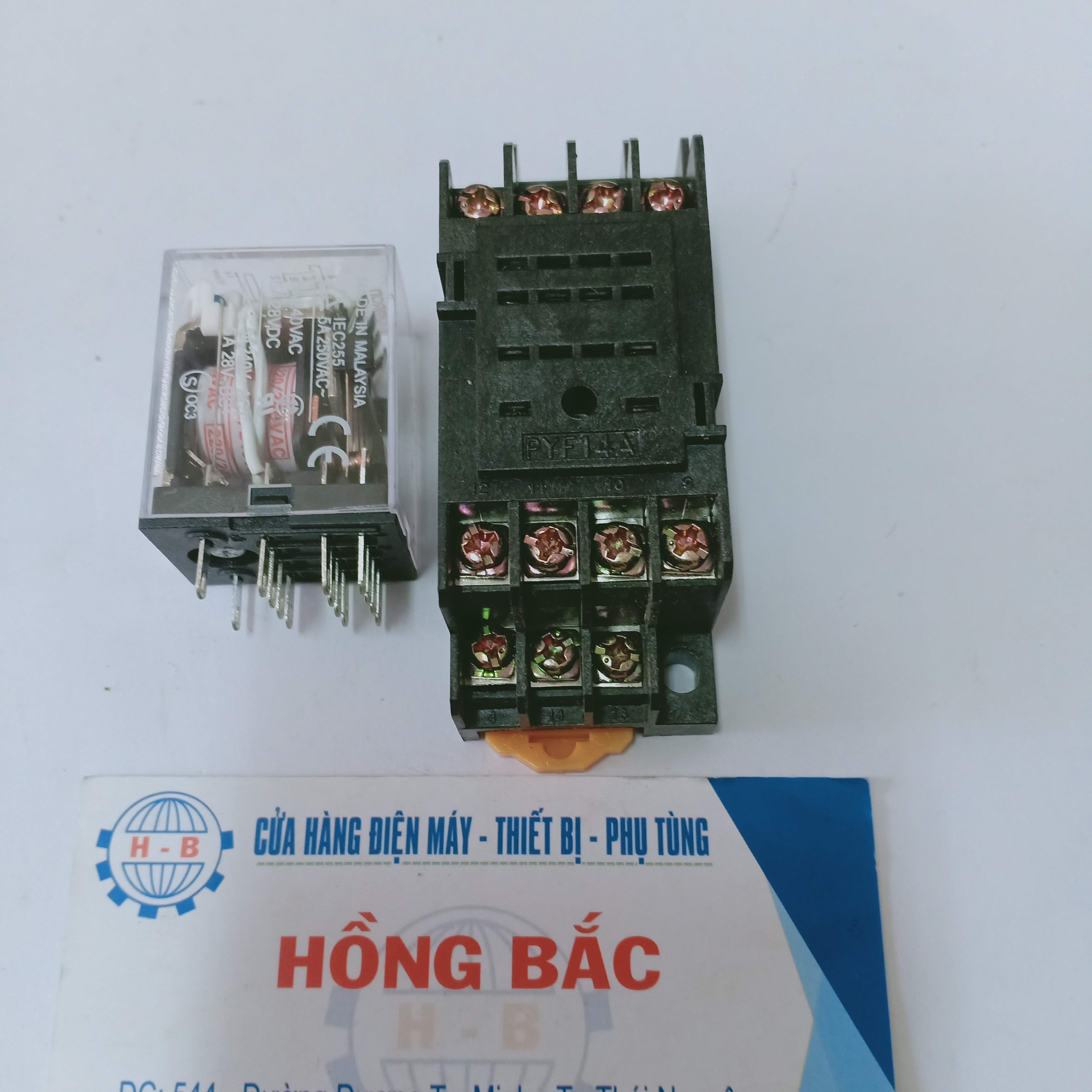 01 Rơ le trung gian Omron 14 chân 220V - kèm đế