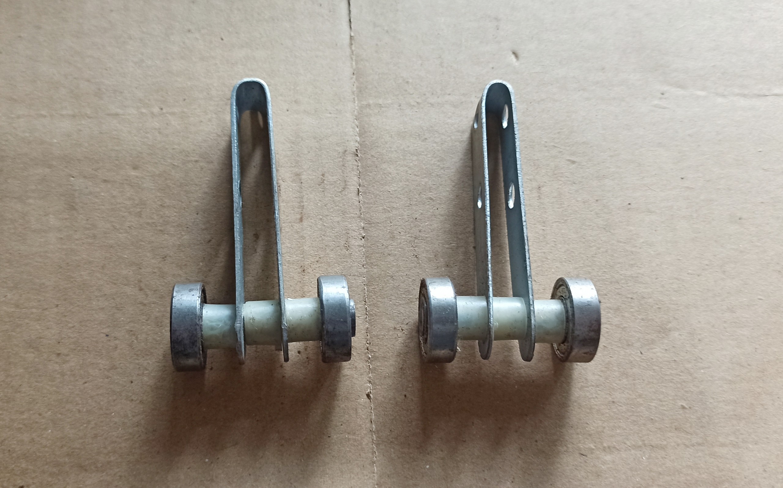 Bộ 2 Bánh xe cửa lùa, Bi treo cửa lùa, lắp đặt cửa xếp, cửa lùa, cửa đẩy