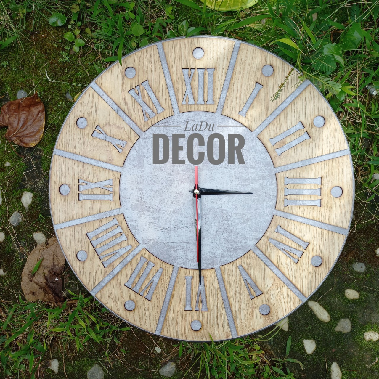 [Tặng kèm pin] Đồng hồ gỗ treo tường trang trí phong cách Retro hoài cổ-LaDu Decor