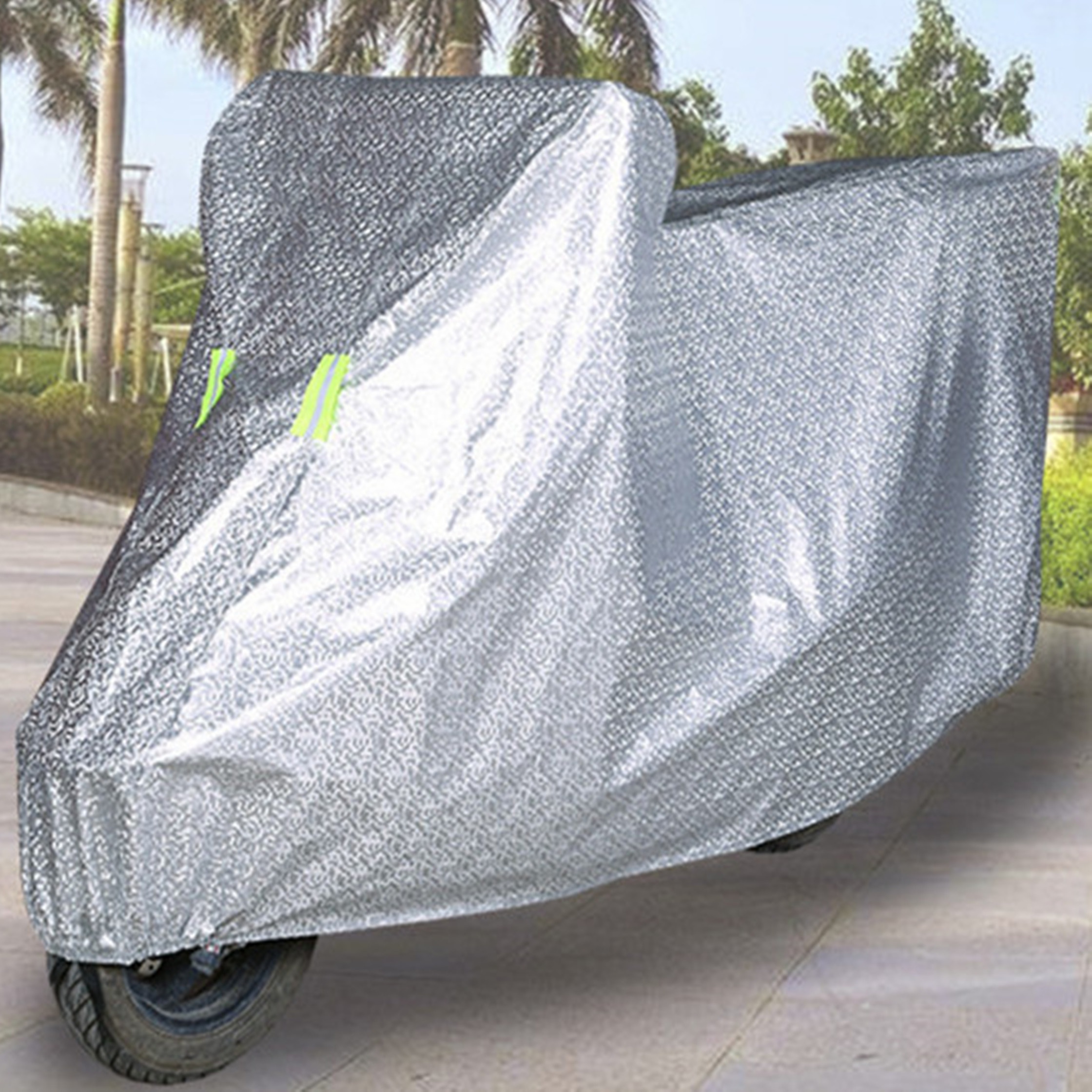 Bạt phủ xe máy, Bạt trùm xe loại xịn , vải bạt tráng nhôm , siêu dầy , chắc chắn , chống thấm nước, chống nóng , có phản quang, phù hợp với mọi loại xe.