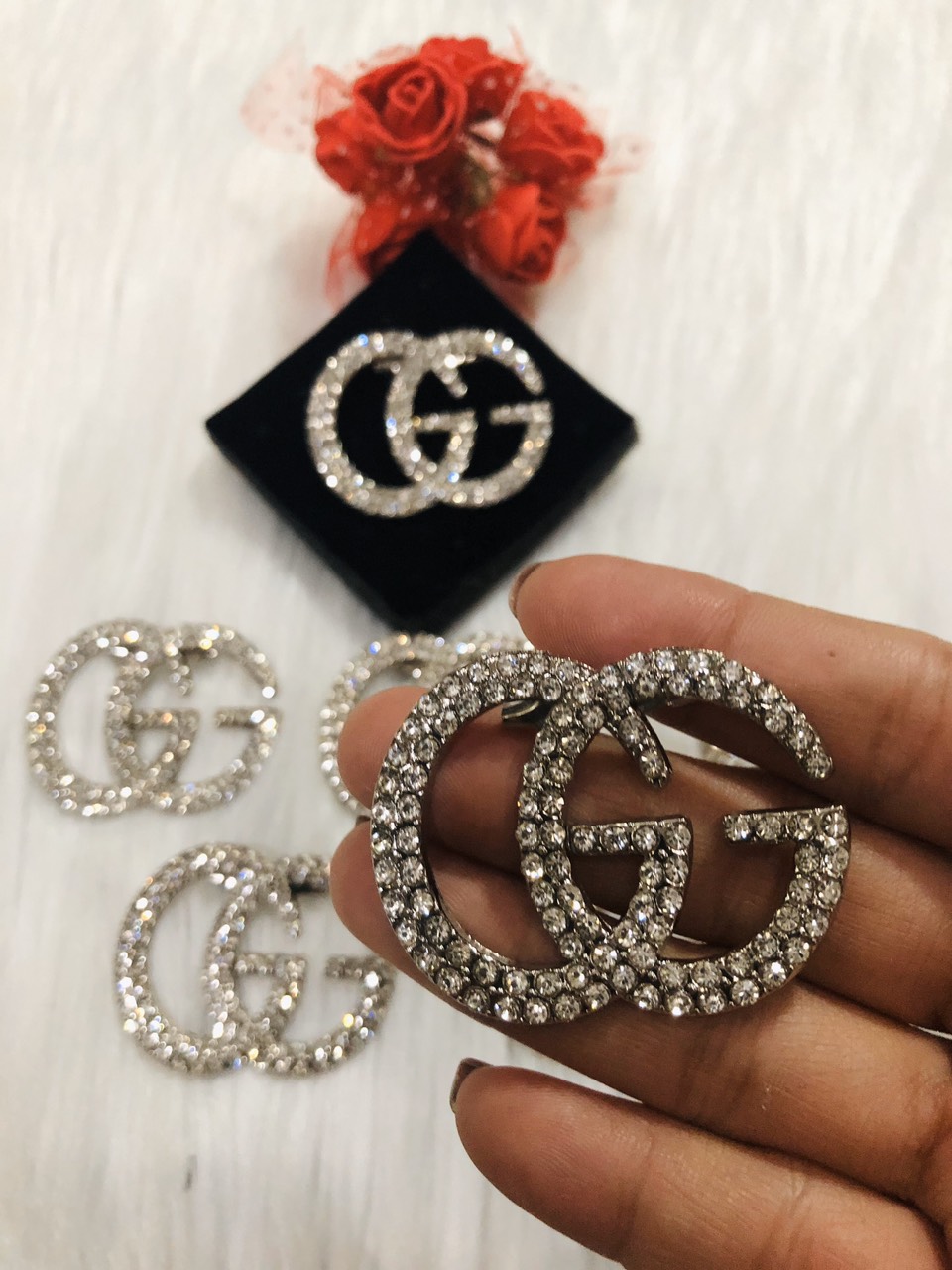 [HCM]Cài áo cho nam  GG đính đá trắng. Size Trung