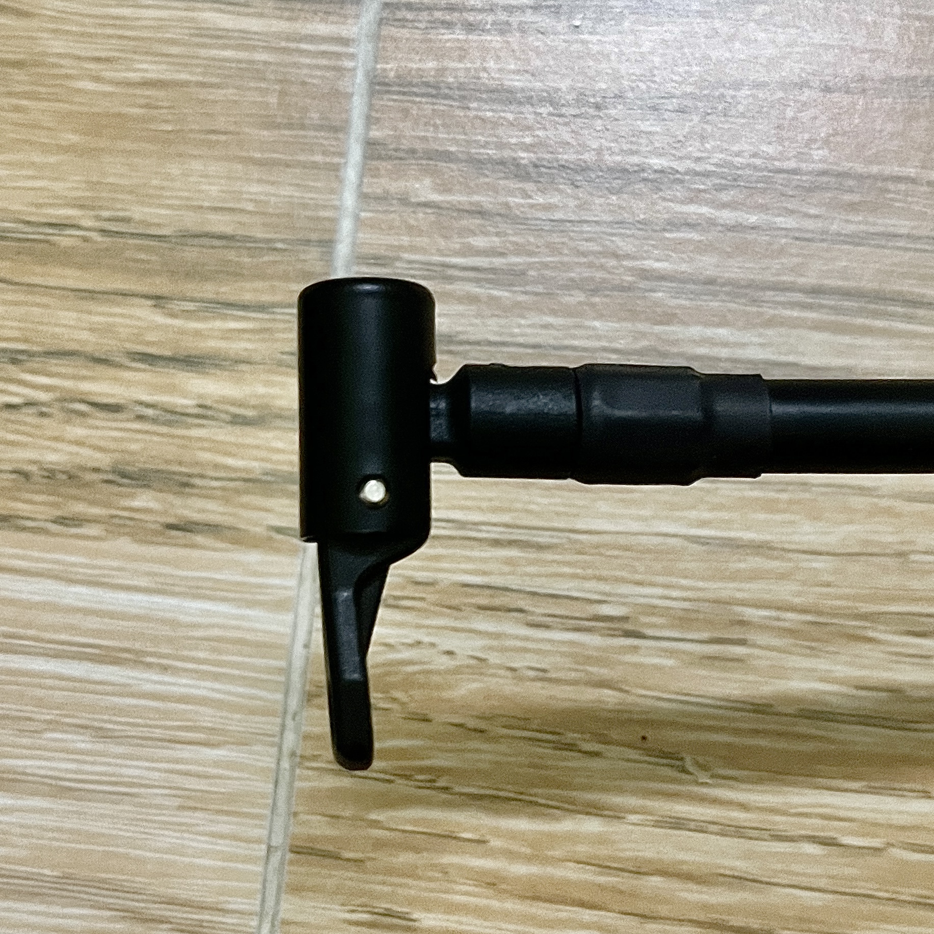 Máy bơm sạc điện mini MICHELIN RECHARGEABLE INFLATOR 3321