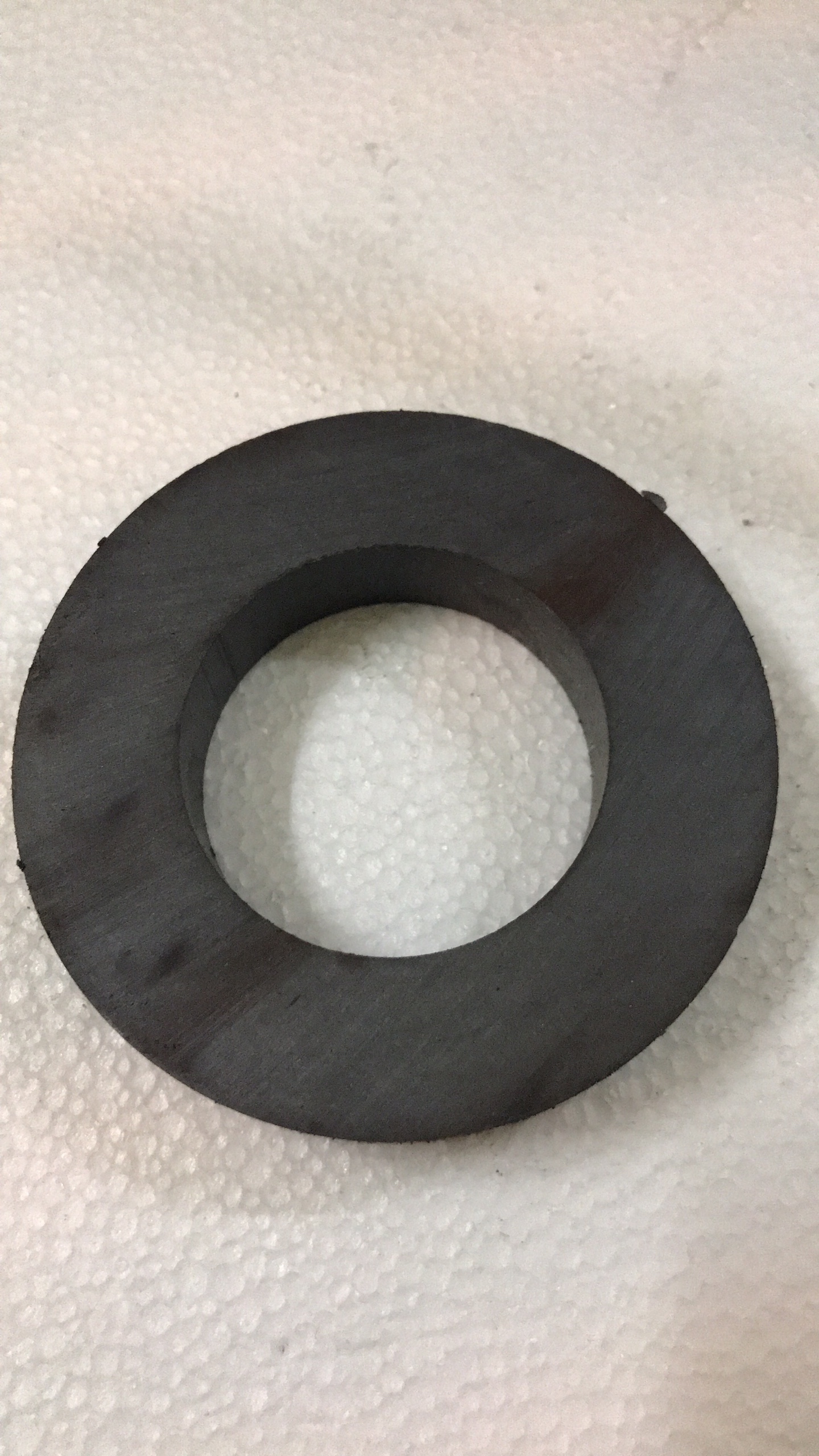 Nam châm đen 80x15 lỗ 32mm