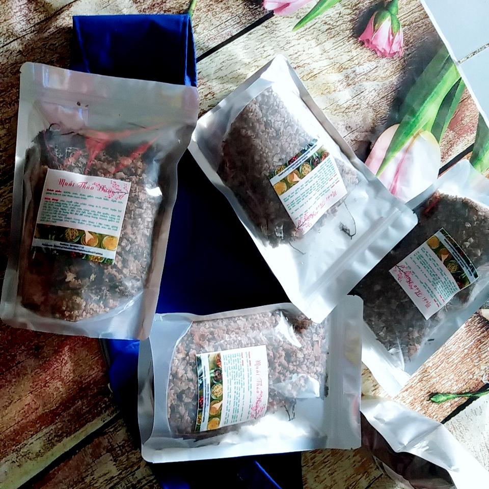 Muối thảo dược chườm bụng