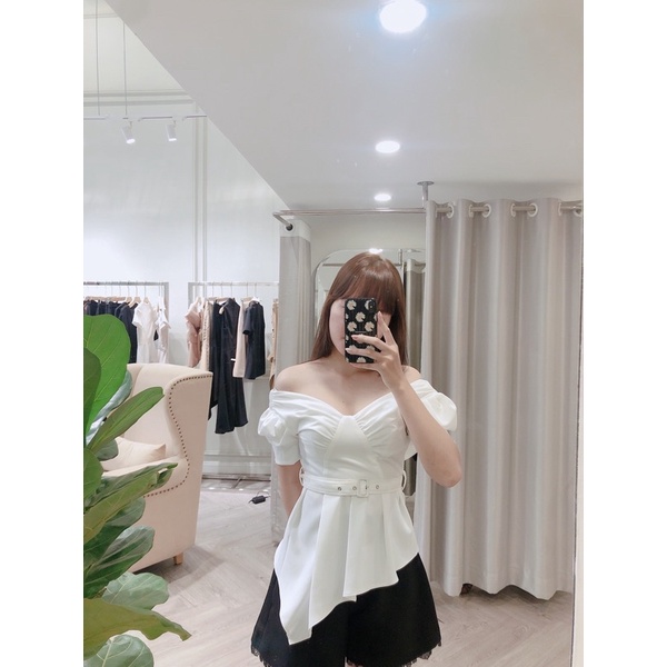 áo Asymmetric Belted Top có kèm thắt lưng