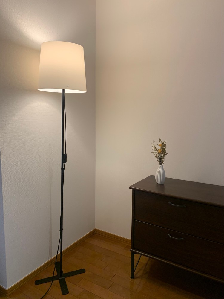 Đèn cây, đèn sàn chao nhựa Barlast IKEA