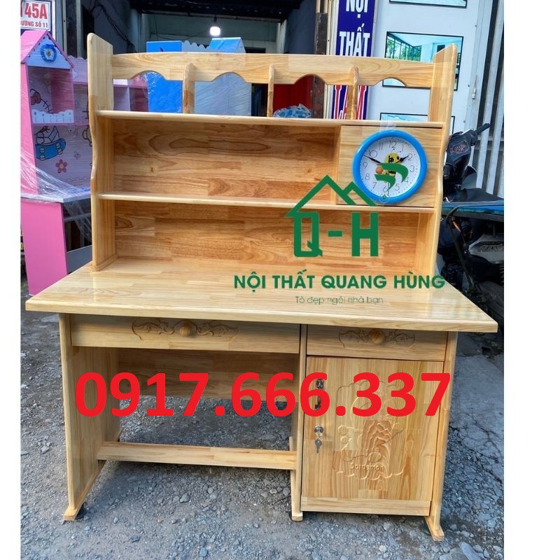 Bàn học sinh gỗ thông ngang 1m2 có đồng hồ giá rẻ