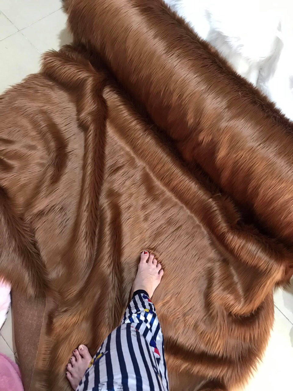 [HCM]Thảm lông trải bàn màu Nâu đất 50 x 80cm
