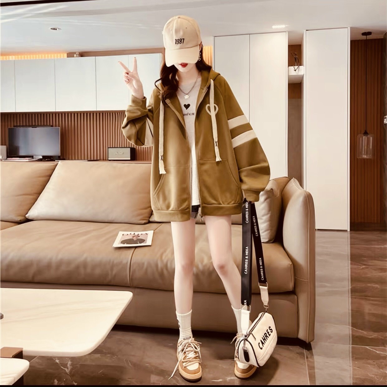 Áo Khoác Hoodie Nam Nữ Form Rộng Chất Liệu Nỉ Dày Dặn Khóa Kéo Tay Phồng Phối Màu Cá Tính Hot Trend