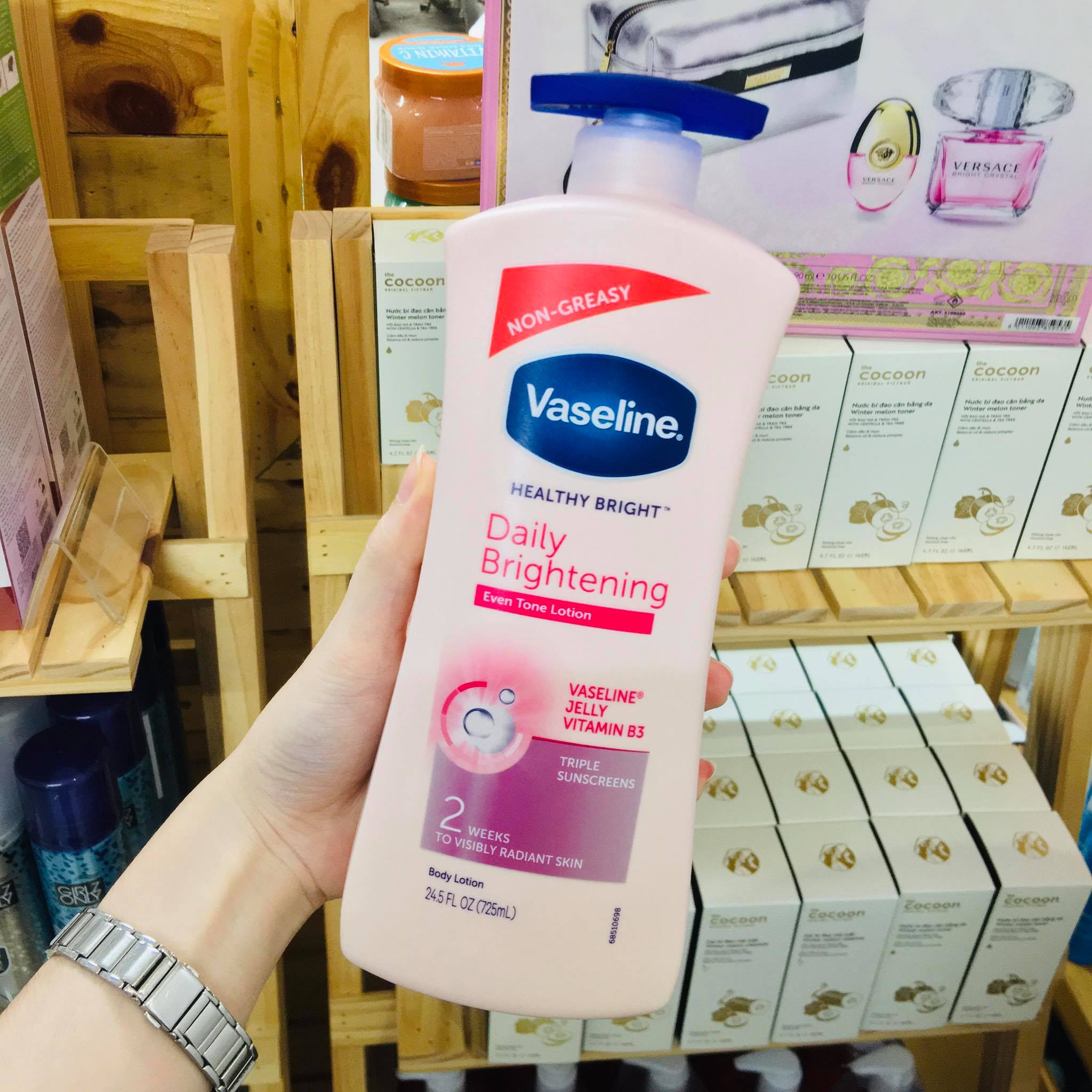[Saigon Scent] Sữa Dưỡng Thể Vaseline Healthy White UV Lightening ( 725mL )