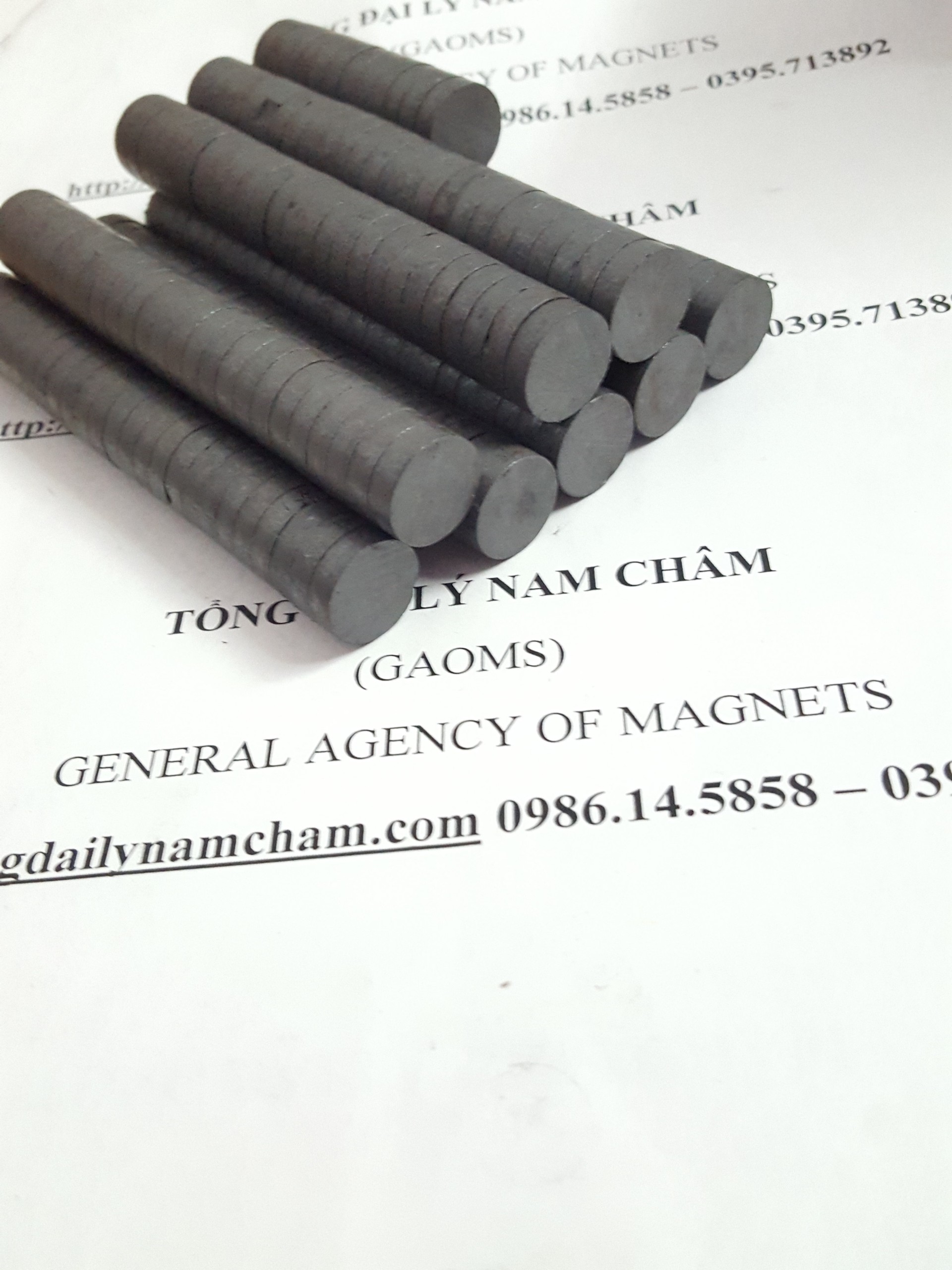 30 viên nam châm đen tròn 15x4mm