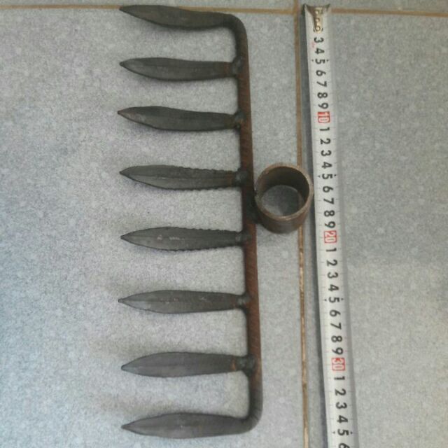 Cào cỏ 8 răng hình chiếc lá dẹp