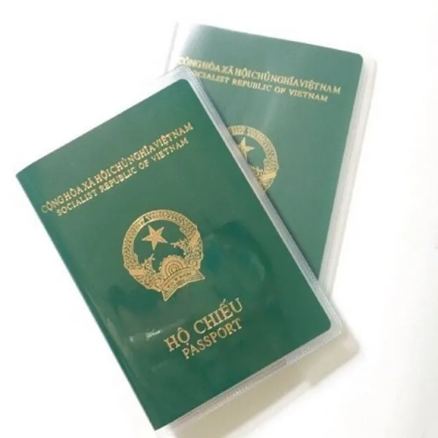 Combo 2 Vỏ bọc hộ chiếu trong suốt chống bụi chống bẩn chống rách passport