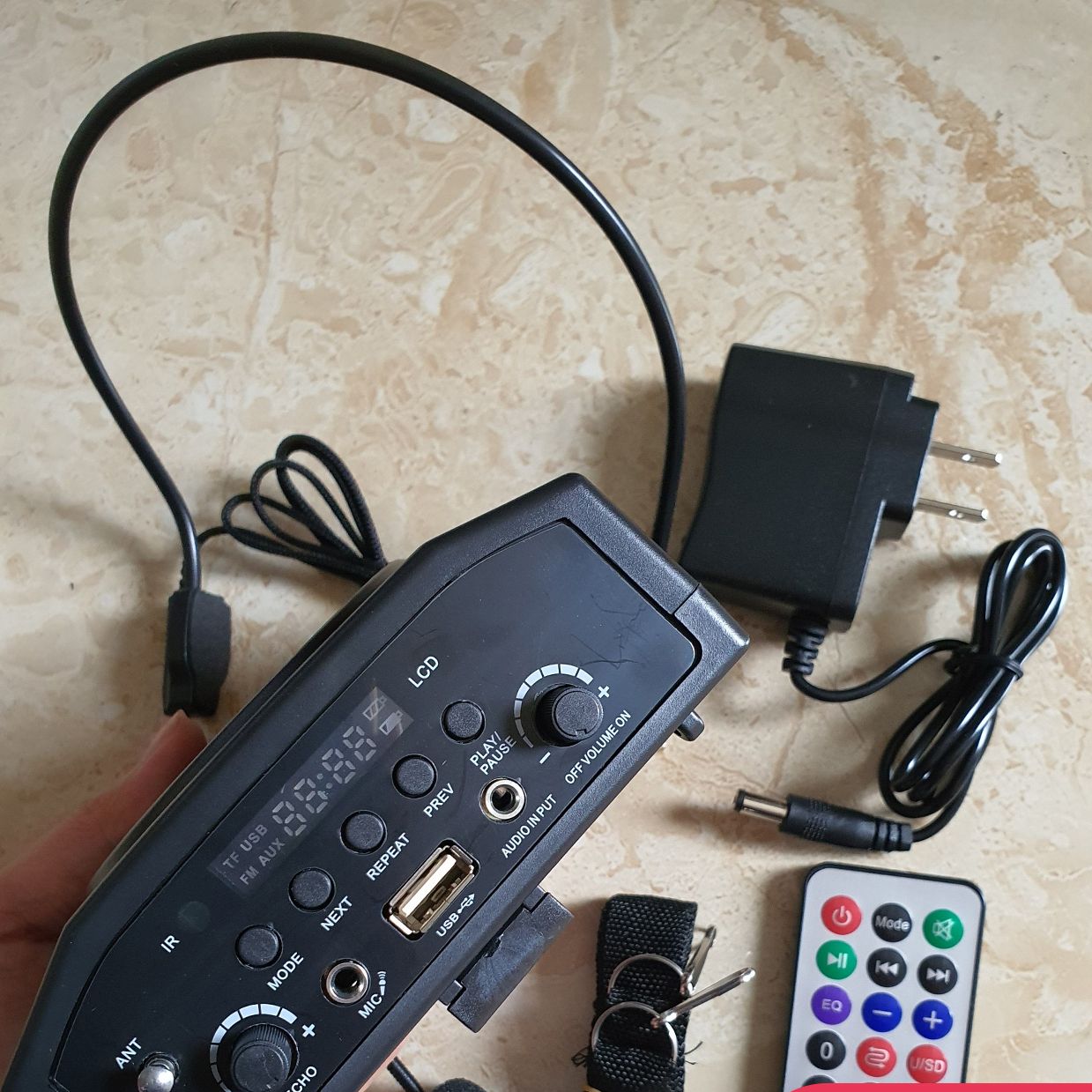 Máy trợ giảng Sony SN898 kèm mic có Bluetooth