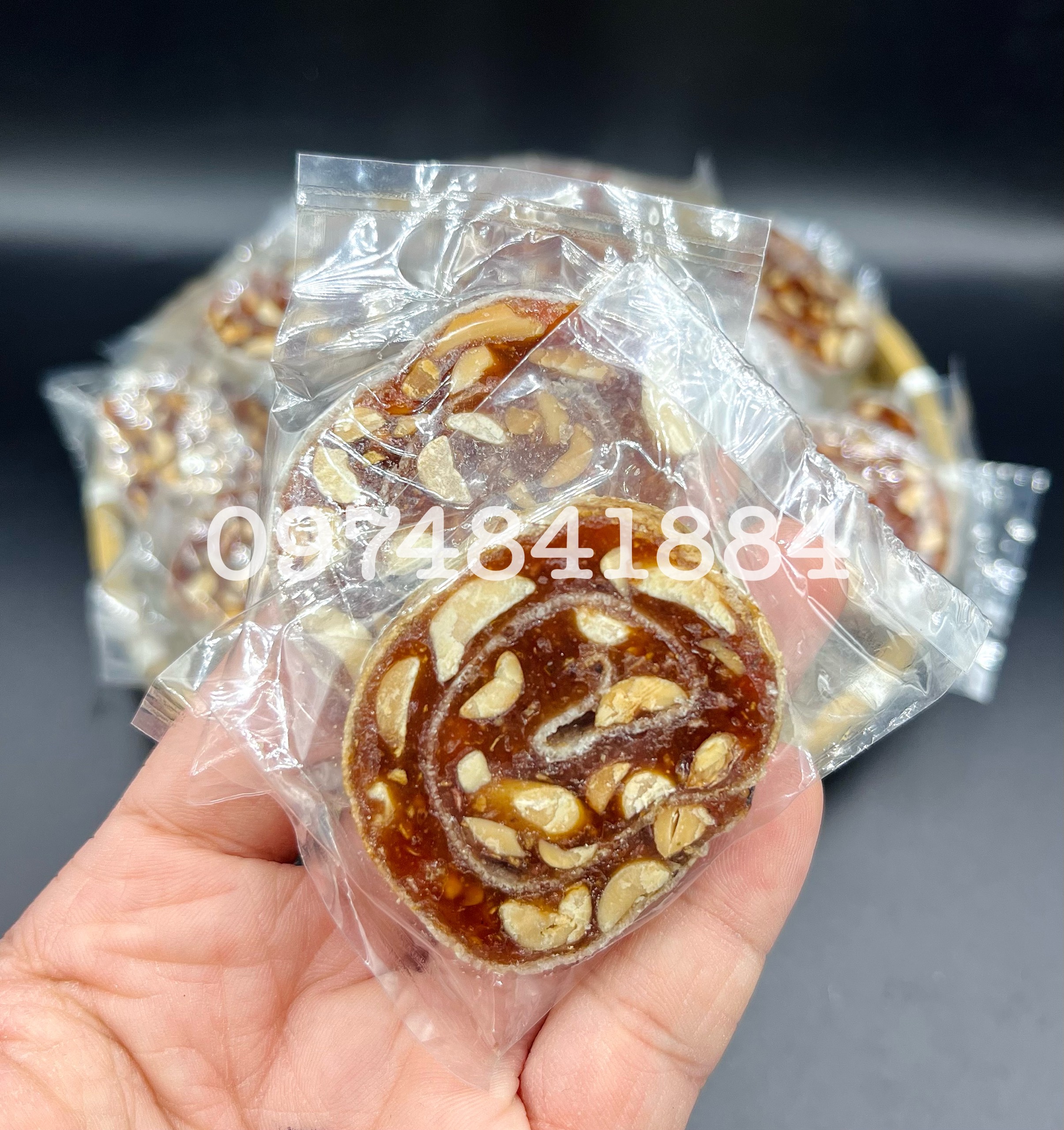 500G Kẹo chuối cuộn đậu phộng truyền thống thơm ngon - đặc sản Bến Tre