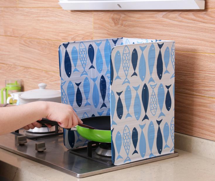 Tấm Chắn Dầu Mỡ Hoạ Tiết Cá Cách Nhiệt
