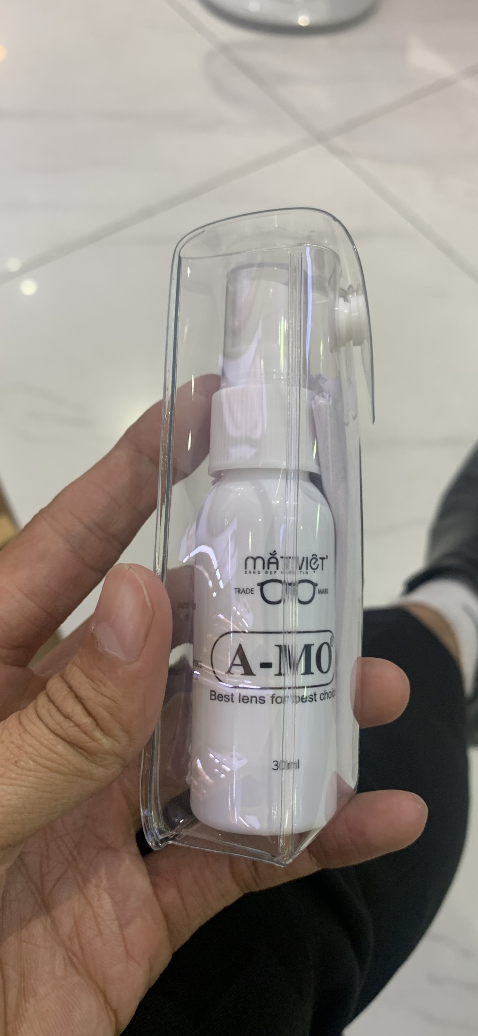 Nước rửa mắt kính chuyên dụng A-MO phù hợp cho mọi loại kính làm sạch và bảo vệ kính mắt