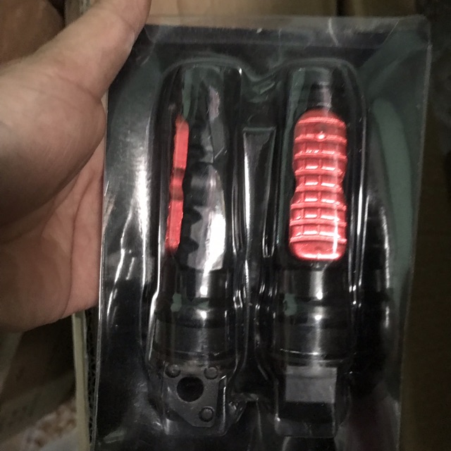 Gác chân sau CNC xe gắn máy 1 cặp