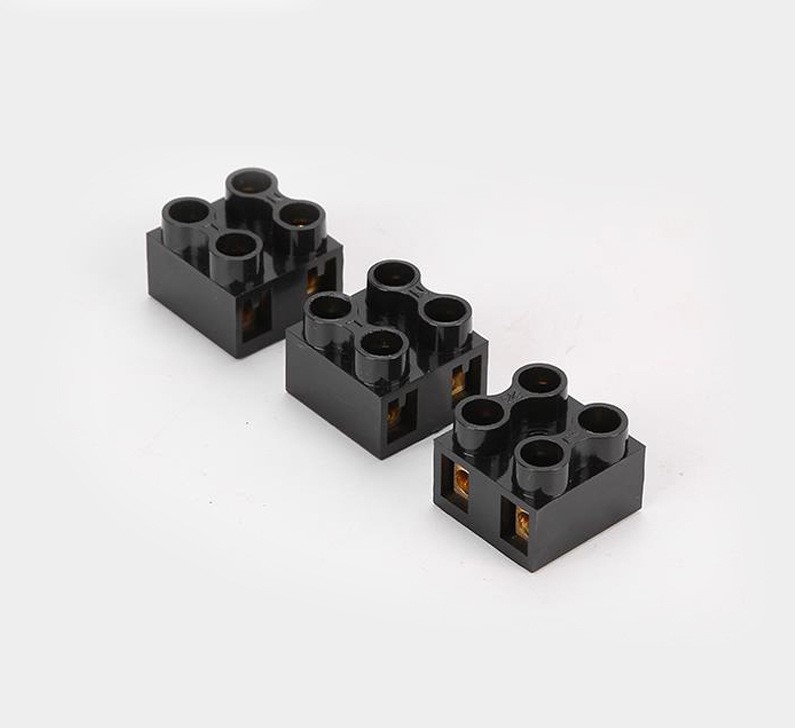 Domini, Cầu nối điện 10A/500V X5-1002.