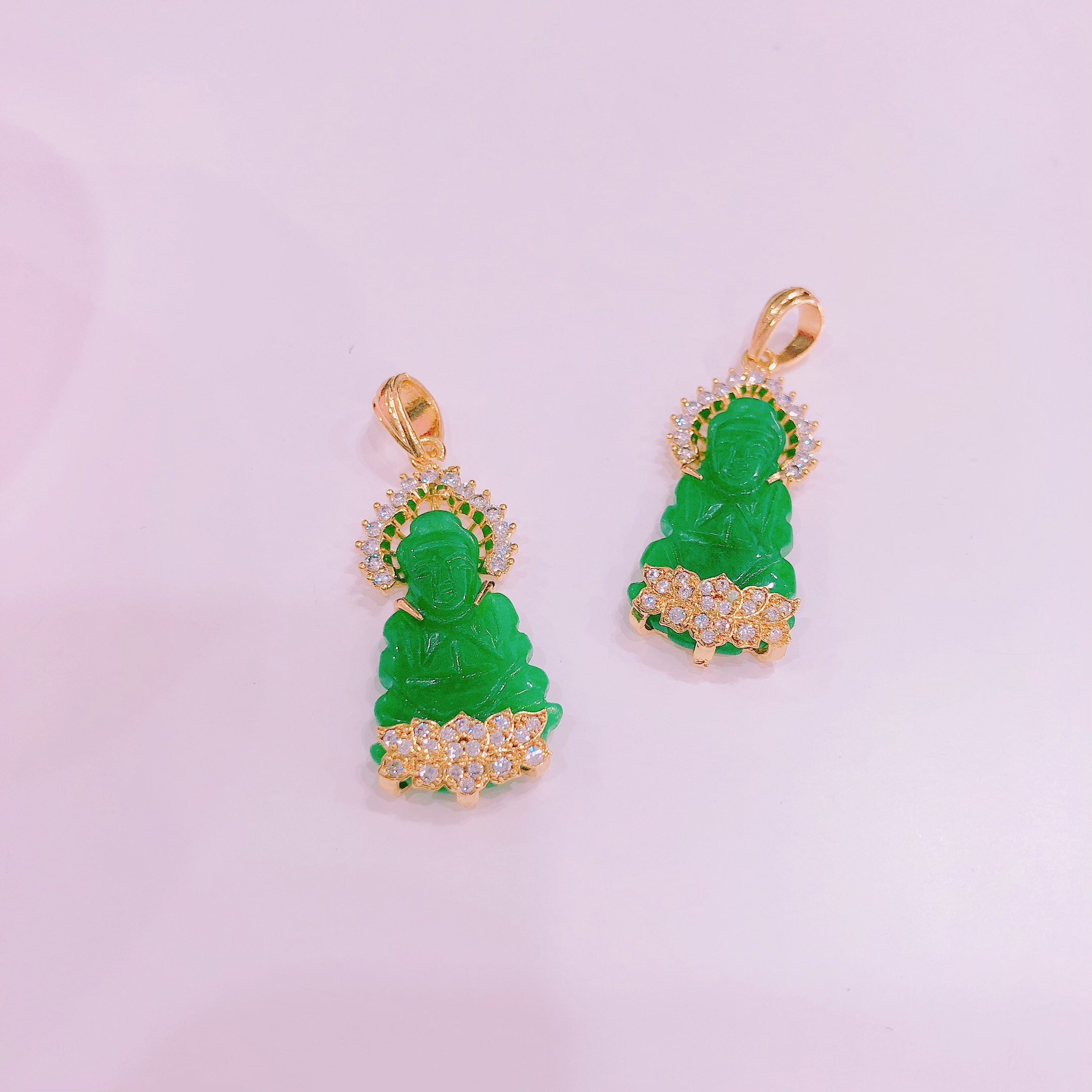 Mặt dây chuyền vàng nữ 18k, mặt phật cẩm thạch GADO M043- đeo làm công sở cực sang chảnh và quý phái