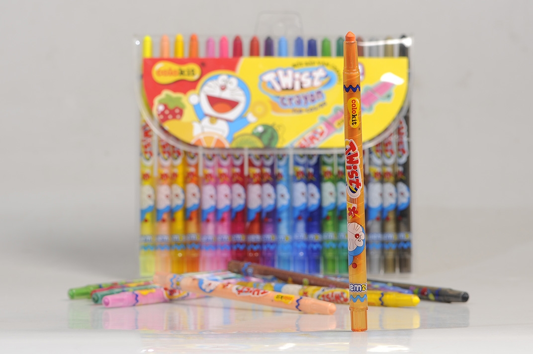 Sáp văn Doraemon Colokit 18 màu TCR-C05/DO