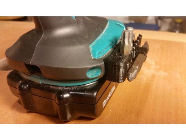 Giữ đầu vít máy MAKITA in 3D đặc 30%