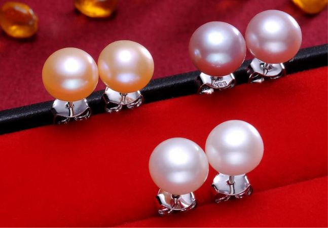 1 đôi Bông Tai Ngọc Trai Hồng Tự Nhiên  màu trắng  (9 ly ) hình thật đẹp y hình ngọc thật 100%)