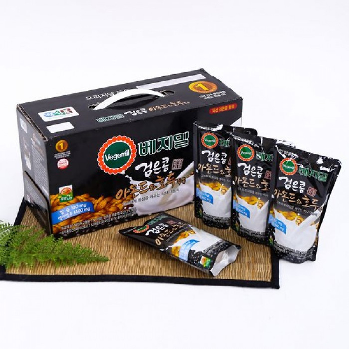 Vegemil - Black Beans, Almond & Walnut Soymilk 200ml (15 bags/boxes)
