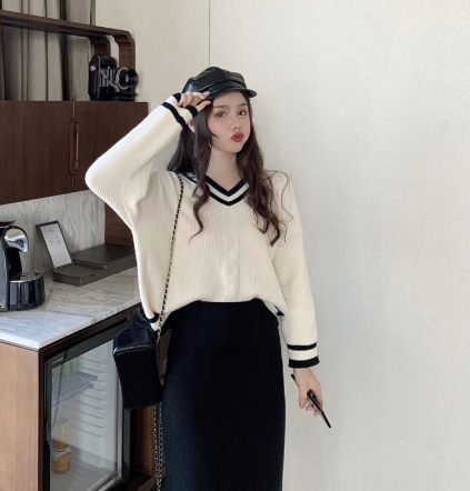 Khám phá 8 ý tưởng phối đồ với sweater siêu cá tính và trendy cho nữ