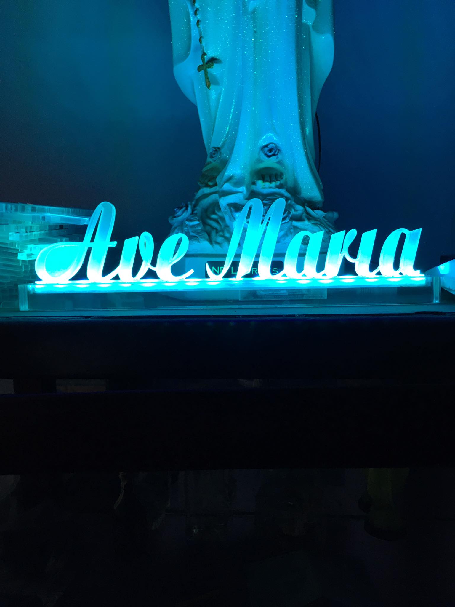 Chữ điện nổi- đèn led đổi màu -AVEMARIA