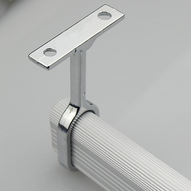 Bas Giữa Treo Suốt Quần Áo Inox 201