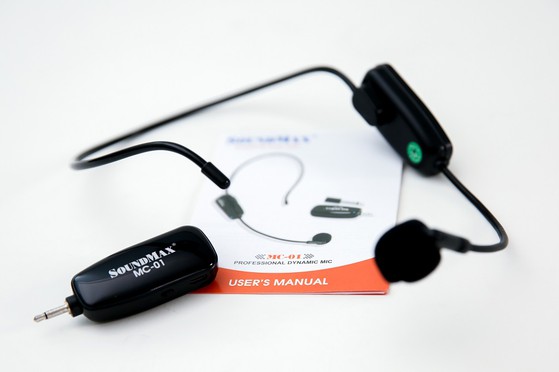 Microphone đeo tai không dây SoundMax MC-01
