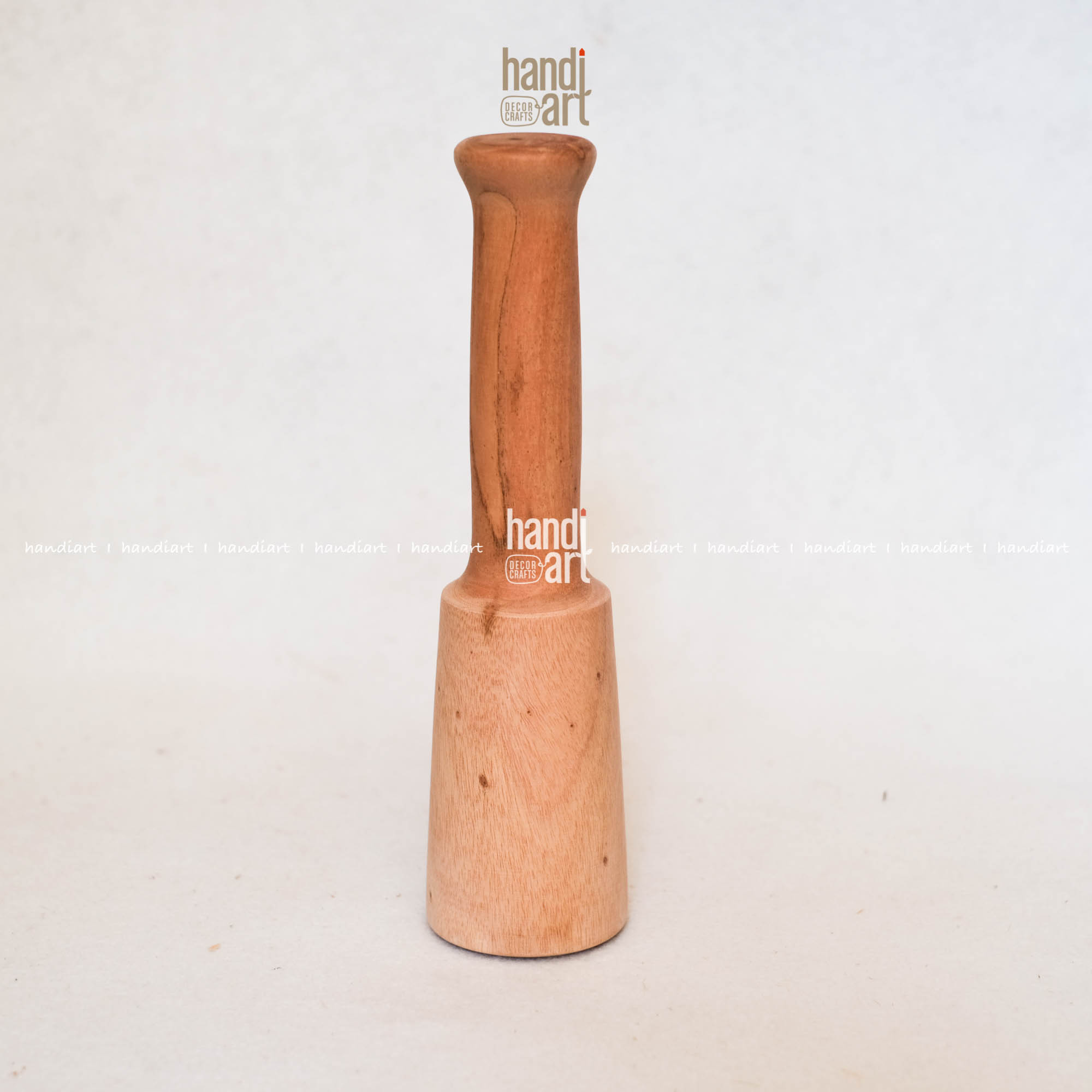 Dụng cụ đập nước đá bằng gỗ, Chày gỗ