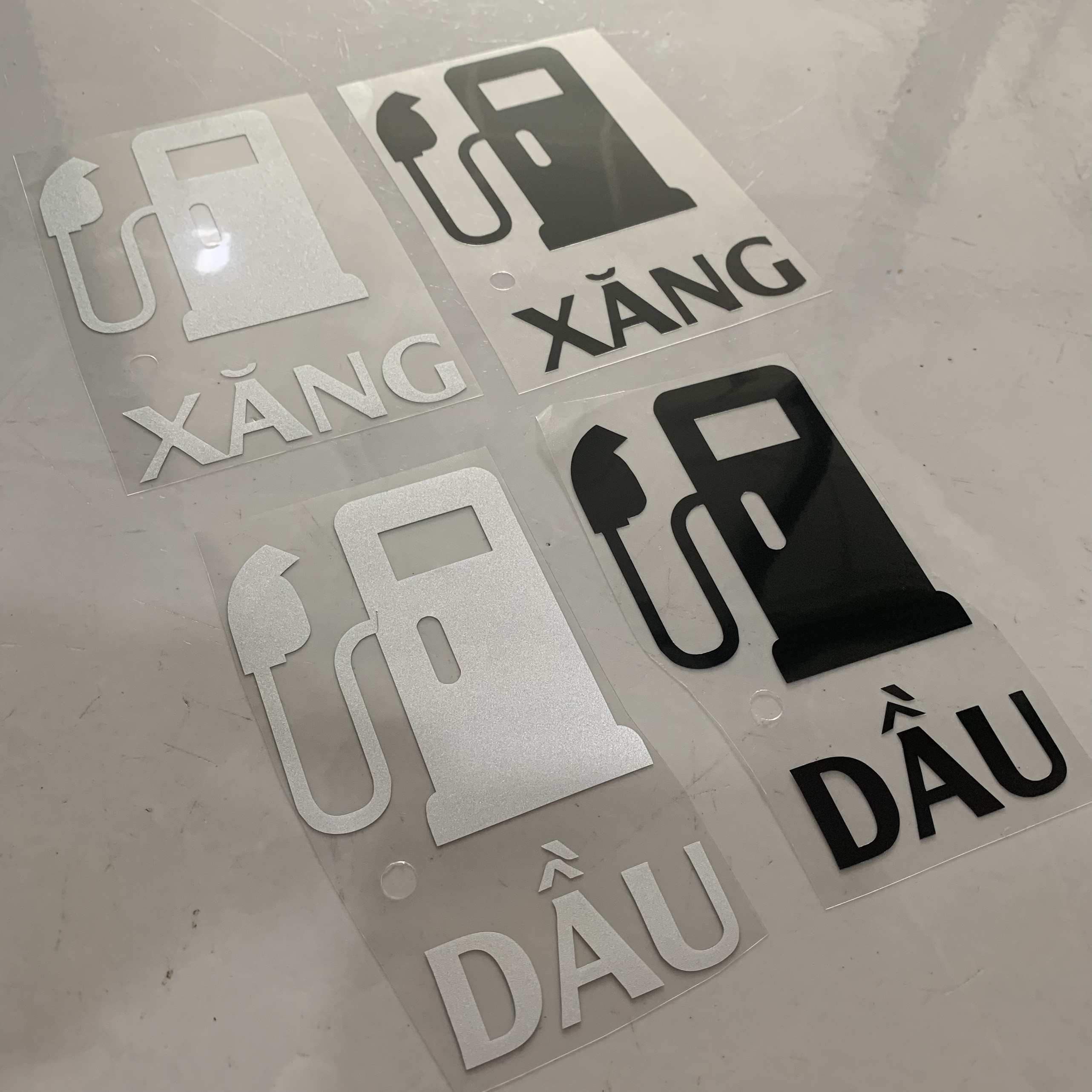Miếng dán nắp bình xăng, dầu, trang trí xe ô tô
