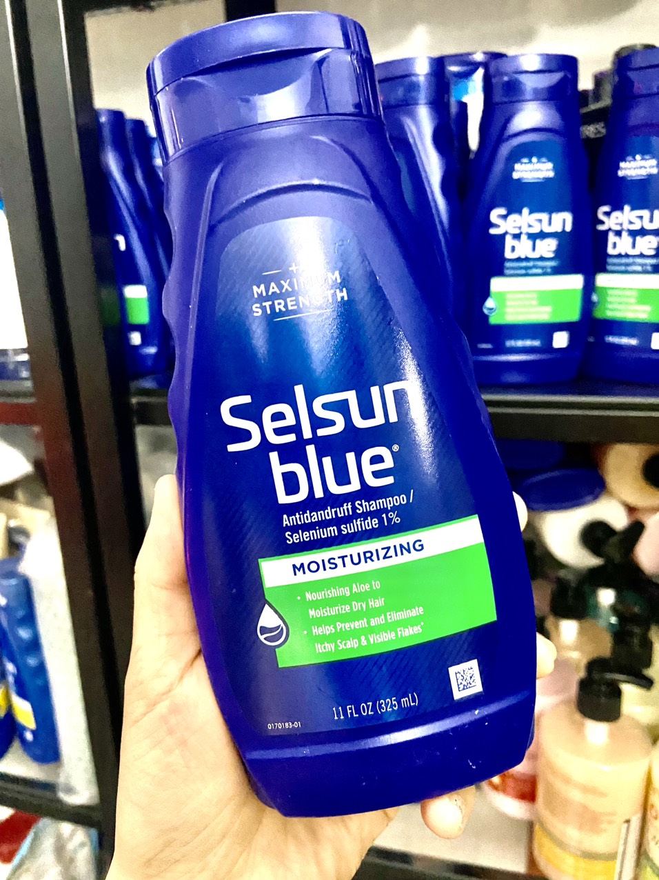 Dầu gội sạch gàu và ngứa da đầu Selsun Blue Dandruff 325ml - Hàng Mỹ Chính Hãng