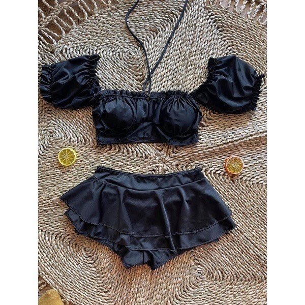 Set bikini trễ vai,chân váy tầng