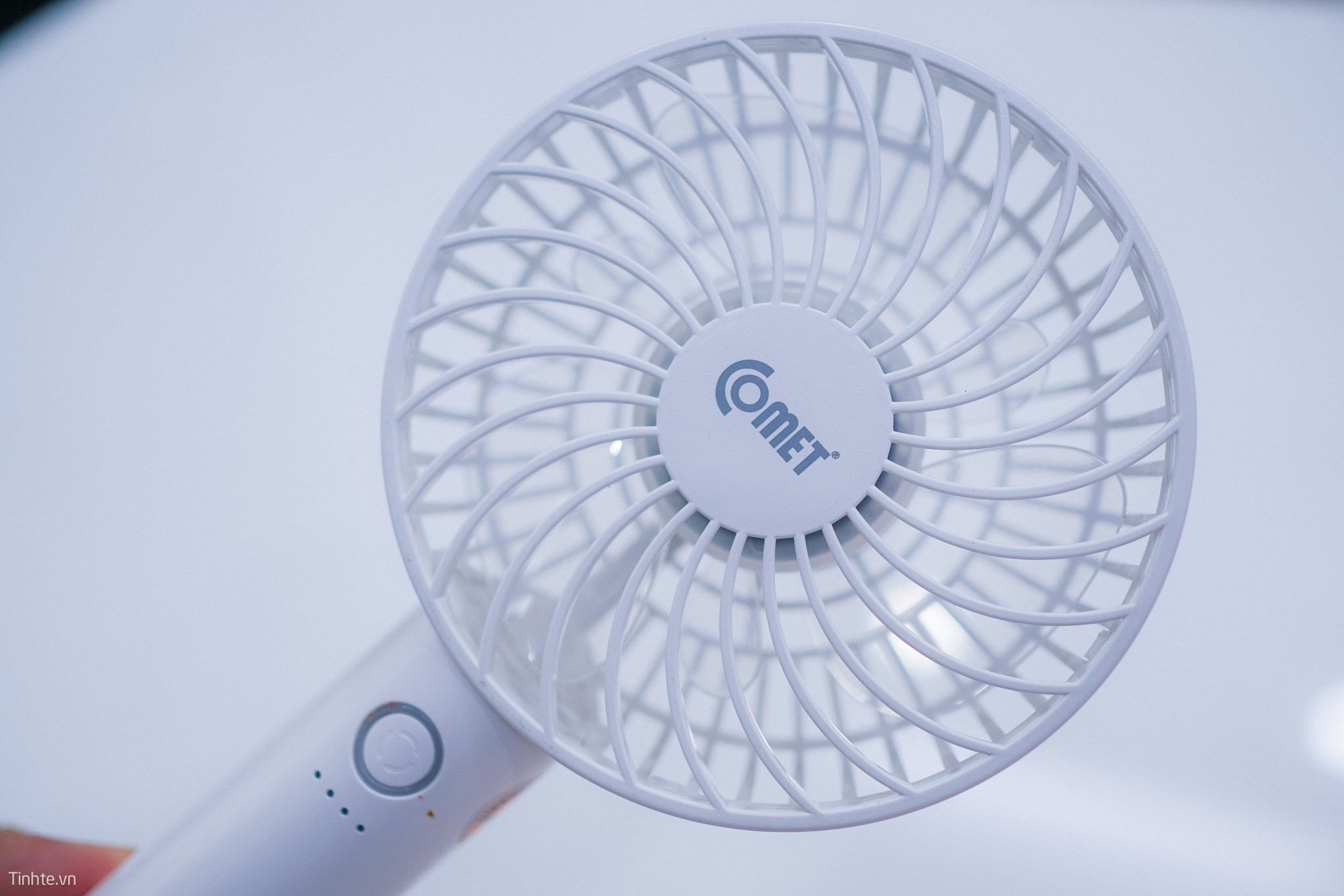 [HCM]Quạt cầm tay Comet CRF1004