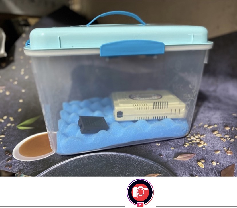 Hộp chống ẩm máy ảnh 10 lít +quà tặng