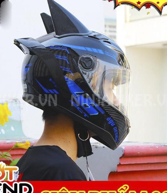 Mũ Fullface AGU Tem 46 đủ loại, gắn sừng Batman và đuôi gió, tặng túi đựng nón