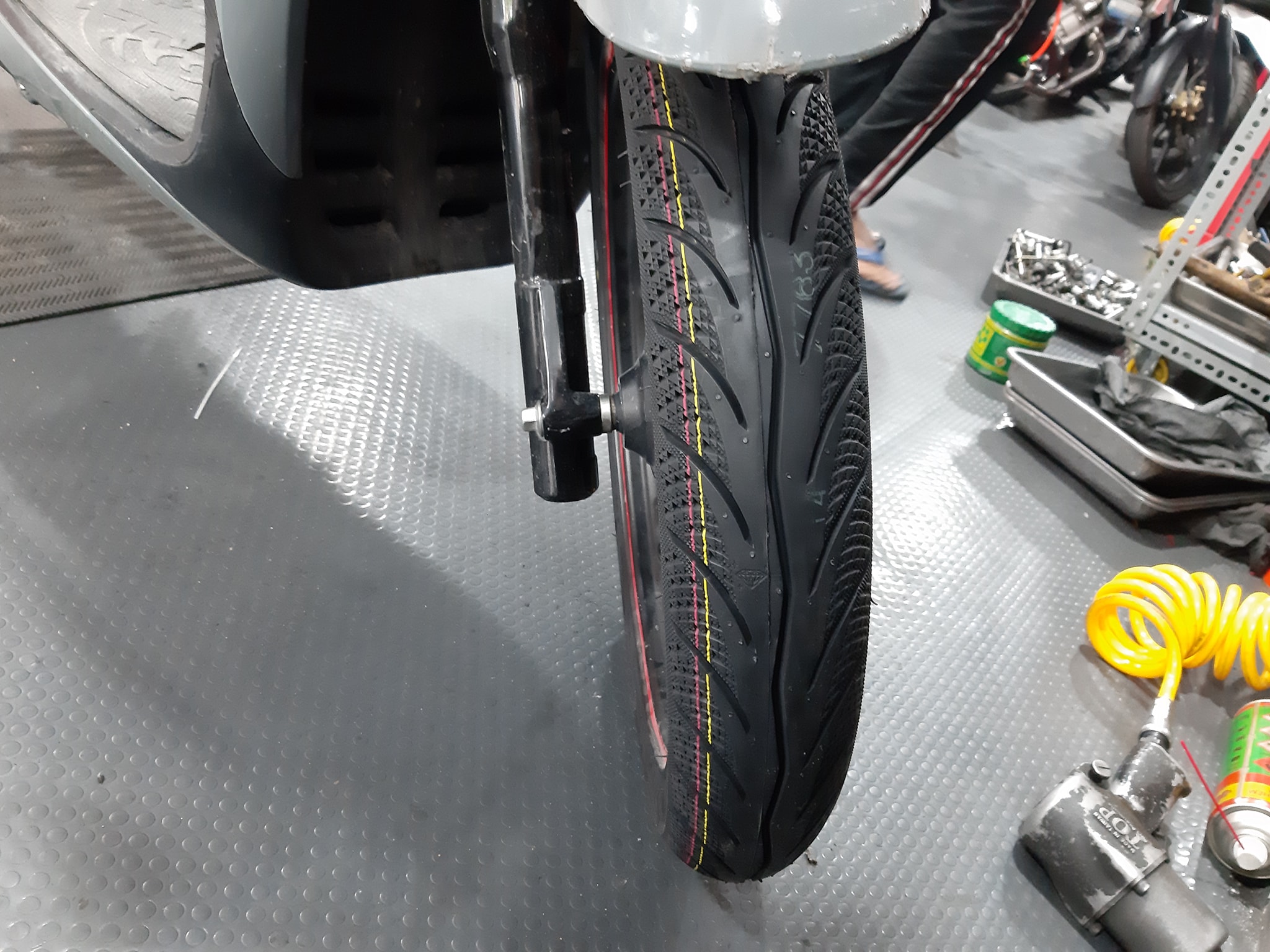 Vỏ Maxxis 80/90-16 gai kim cương 3D không ruột, gắn vừa cho xe Yamaha Nouvo, Suzuki Hayate... (030039)