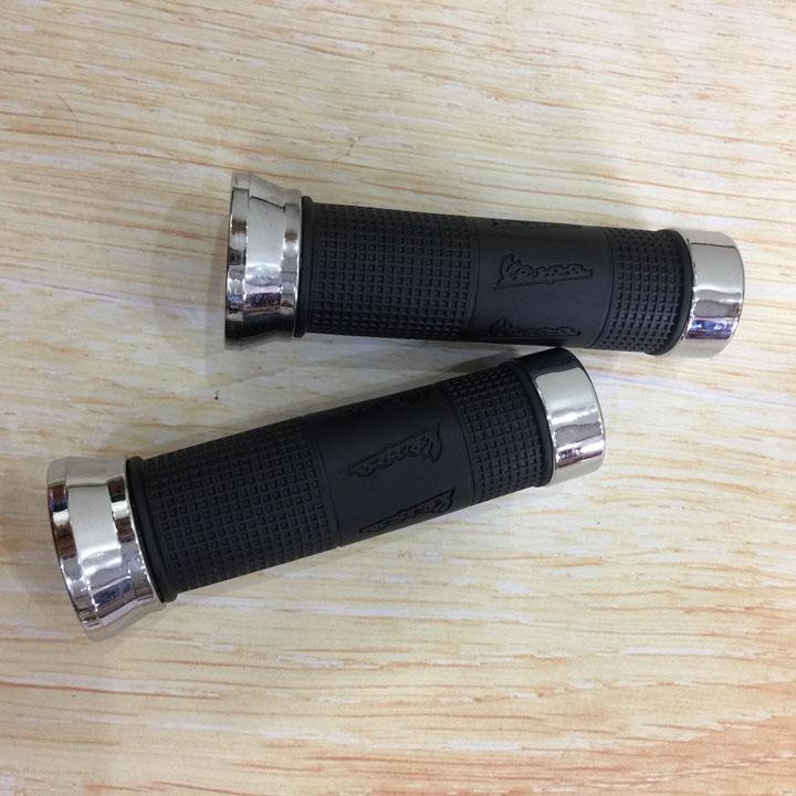 Bộ 2 tay nắm xe máy Vespa với chất liệu hợp kim và cao su cao cấp G311