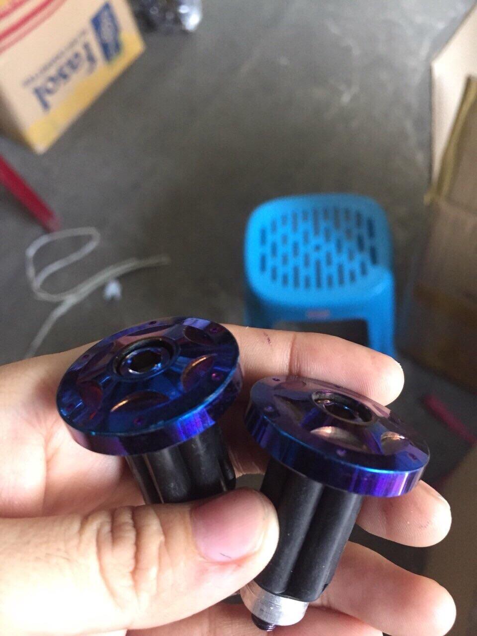 Cặp gù ngôi sao titan