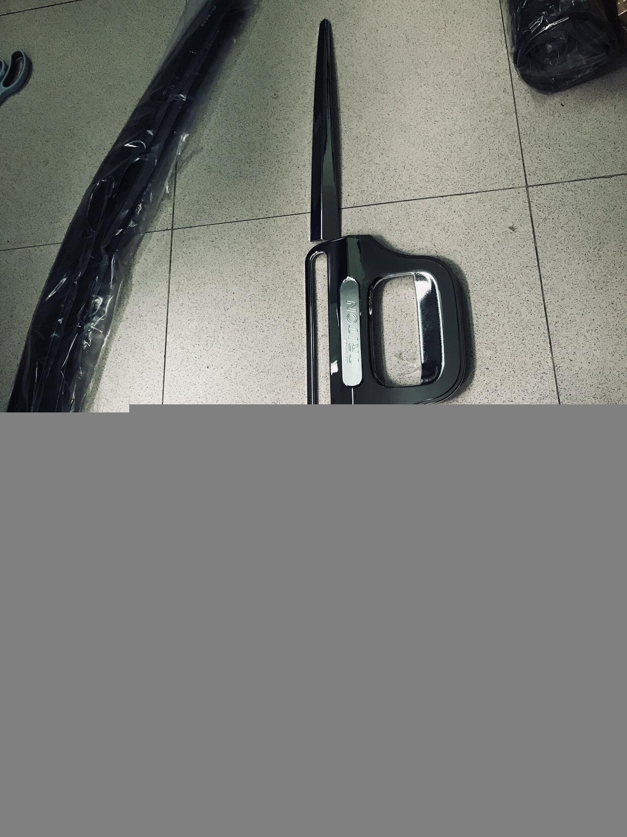 Ốp hõm cốp xe Triton 2016- 2018- mạ